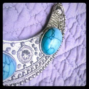 Fashion Turquoise Plaque Necklace.